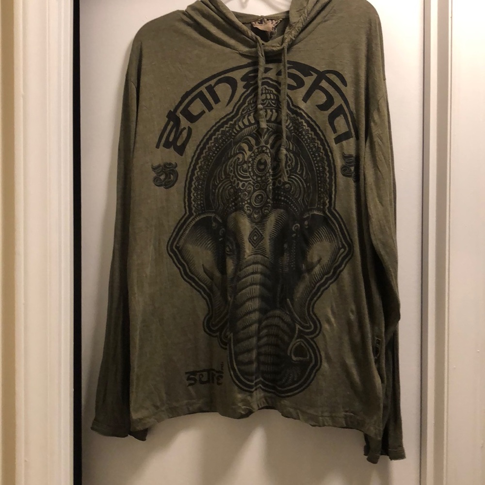 Hooded long sleeve shirt